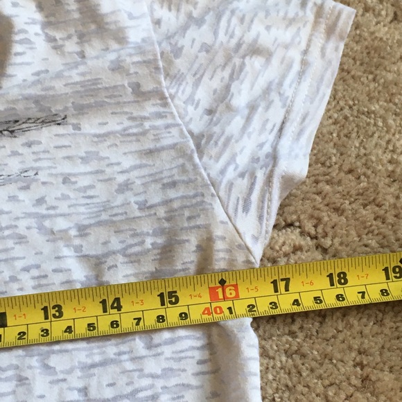 Roses and barbwire Western style women’s tee - Picture 5 of 5